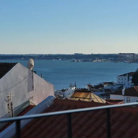 Green Alfama Lovely View Apartment Lissabon
